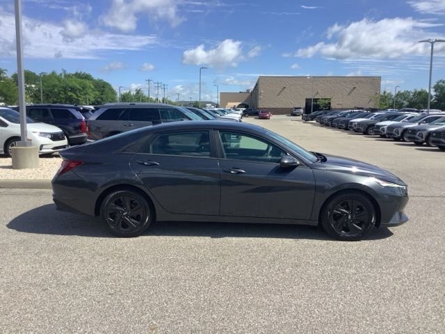 Used 2021 Gray Hyundai SEL image 6