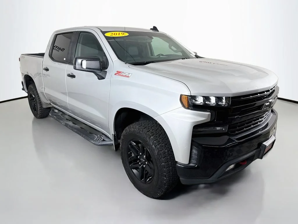 Used 2019 SILVER ICE METALLIC Chevrolet LT Trail Boss image 1