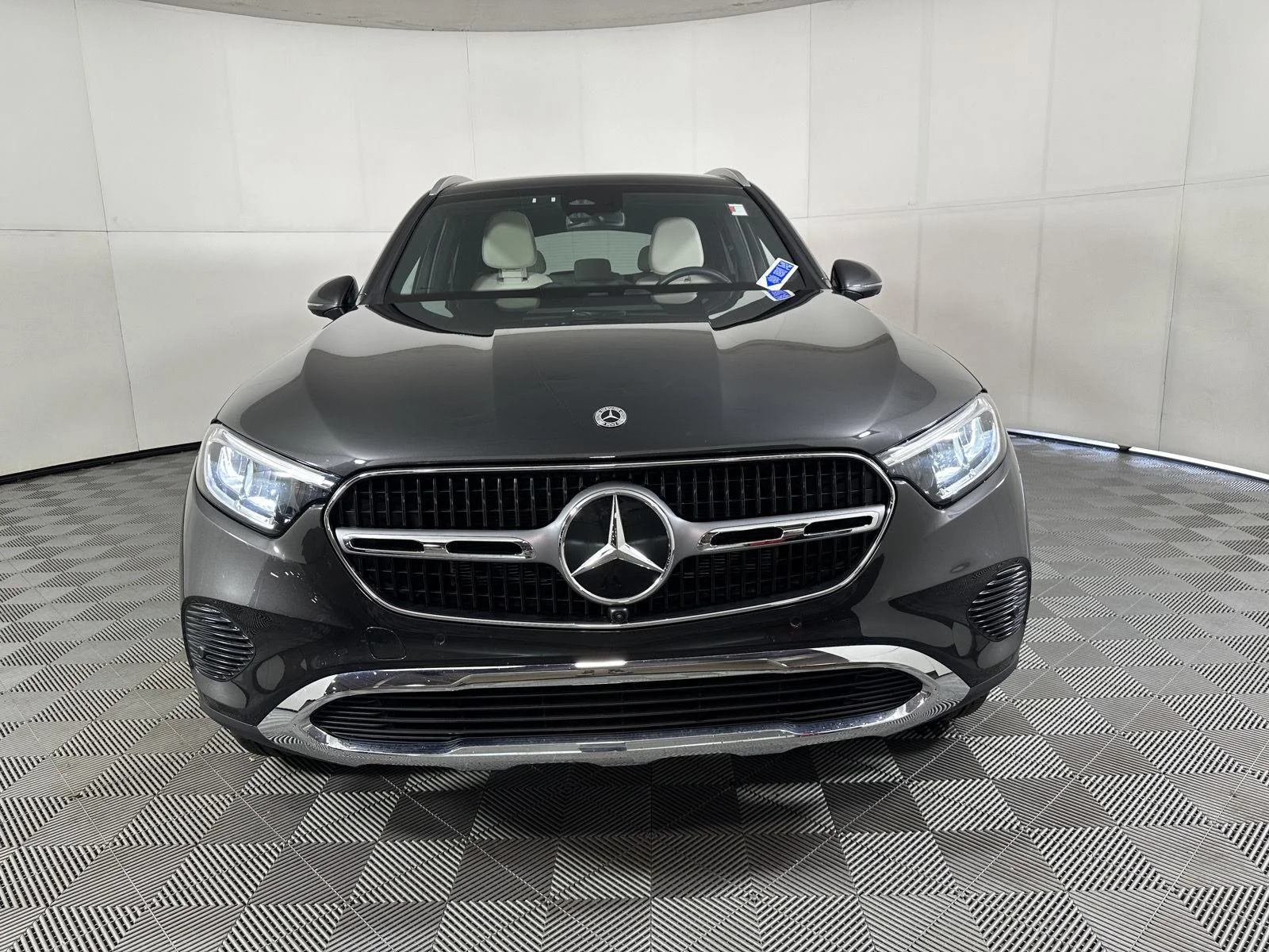 Used 2026  Mercedes-Benz GLC 300 image 24