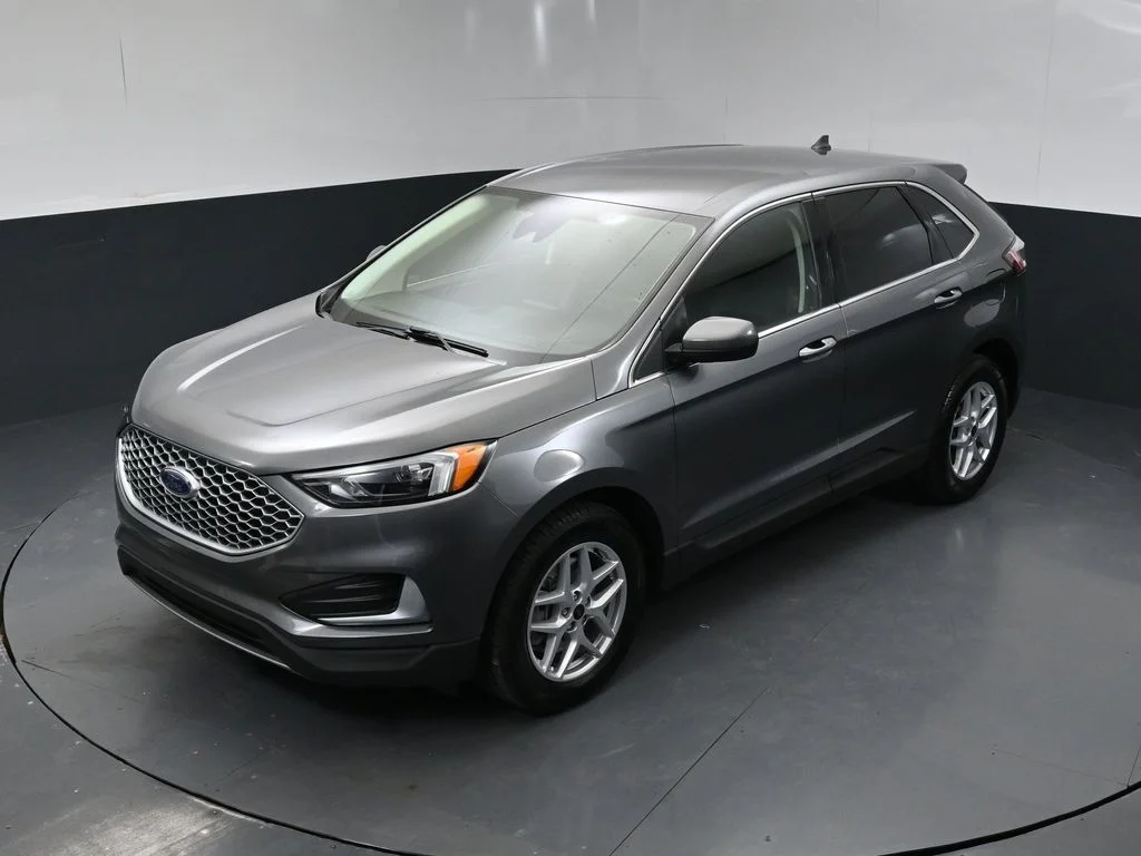 Used 2023 Gray Ford SEL image 36