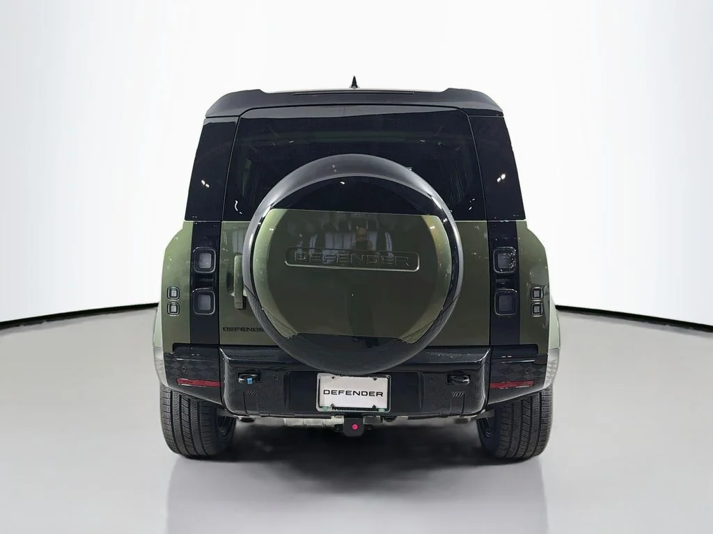 New 2026 Woolstone Green Land Rover X-Dynamic SE image 6