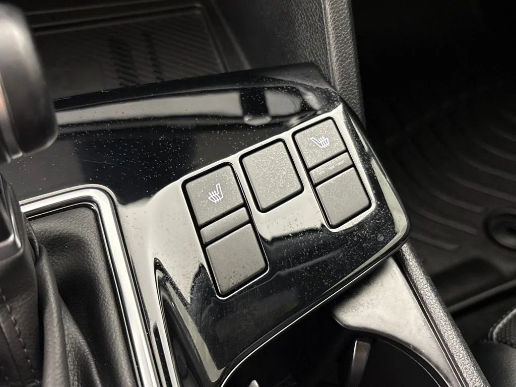 Used 2025 White Kia X-Line image 39