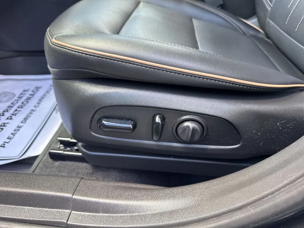 Used 2024 Black Buick Avenir image 12