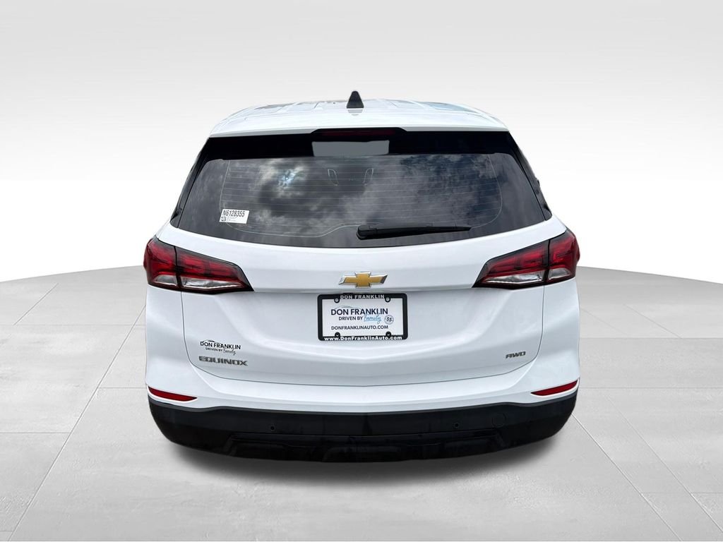 Used 2022 White Chevrolet LS image 4