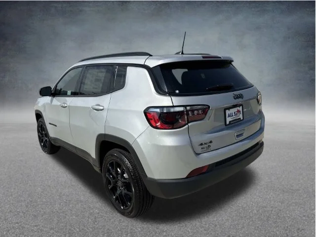 New 2026 Silver Zynith Metallic Clear-Coat Exterior Paint Jeep Latitude image 6