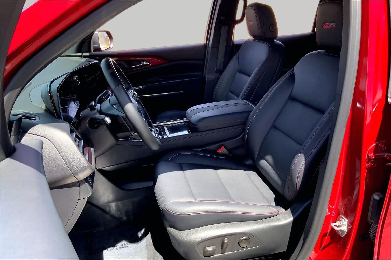 Used 2025 Radiant Red Tintcoat Chevrolet AWD Z71 image 9