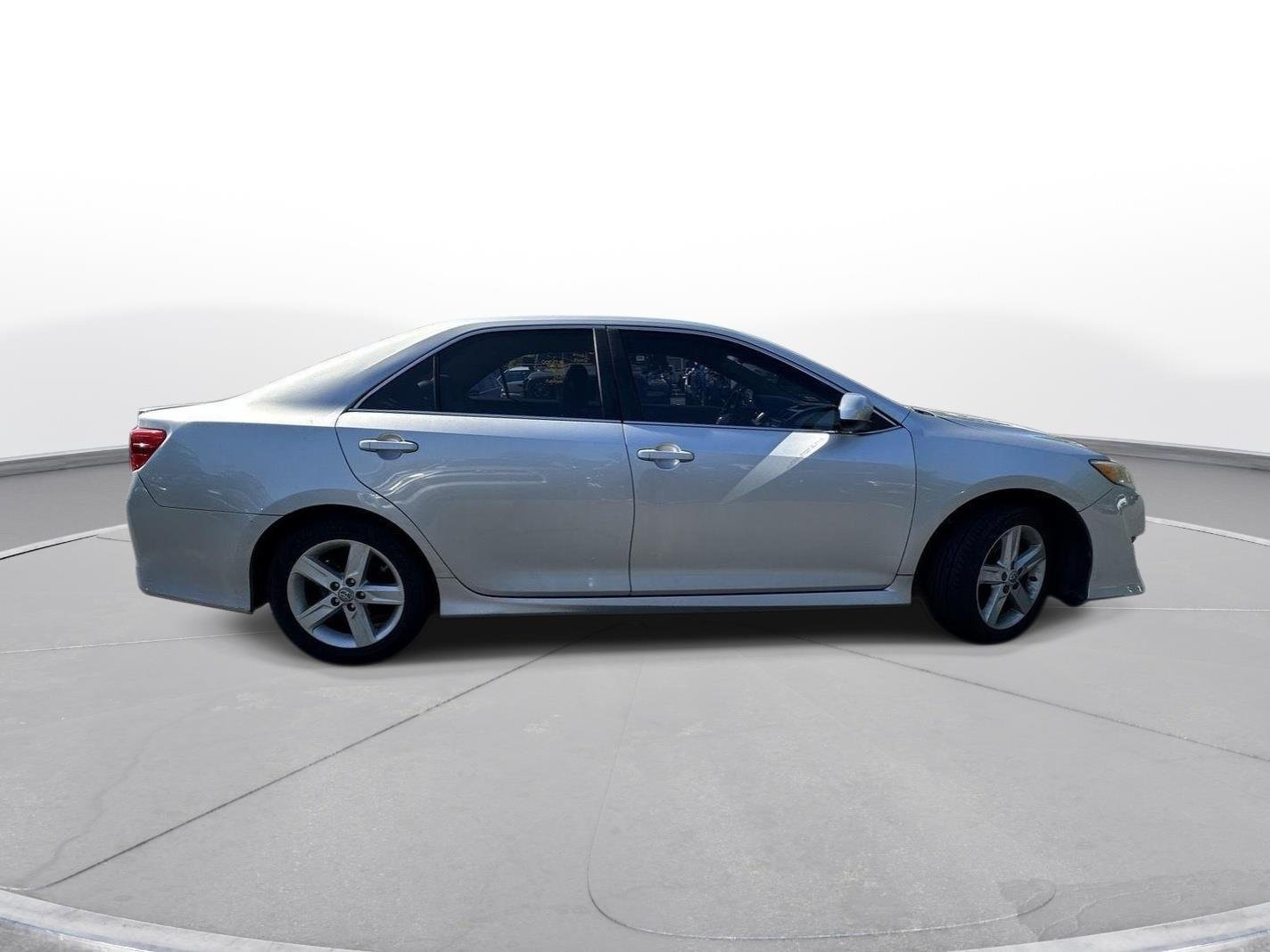 Used 2012 Classic Silver Metallic Toyota SE image 5