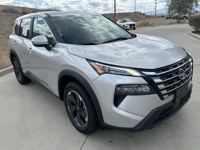 2024 Nissan Rogue SV photo 3