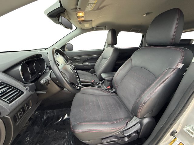 Used 2022  Mitsubishi 2.0 SE image 10