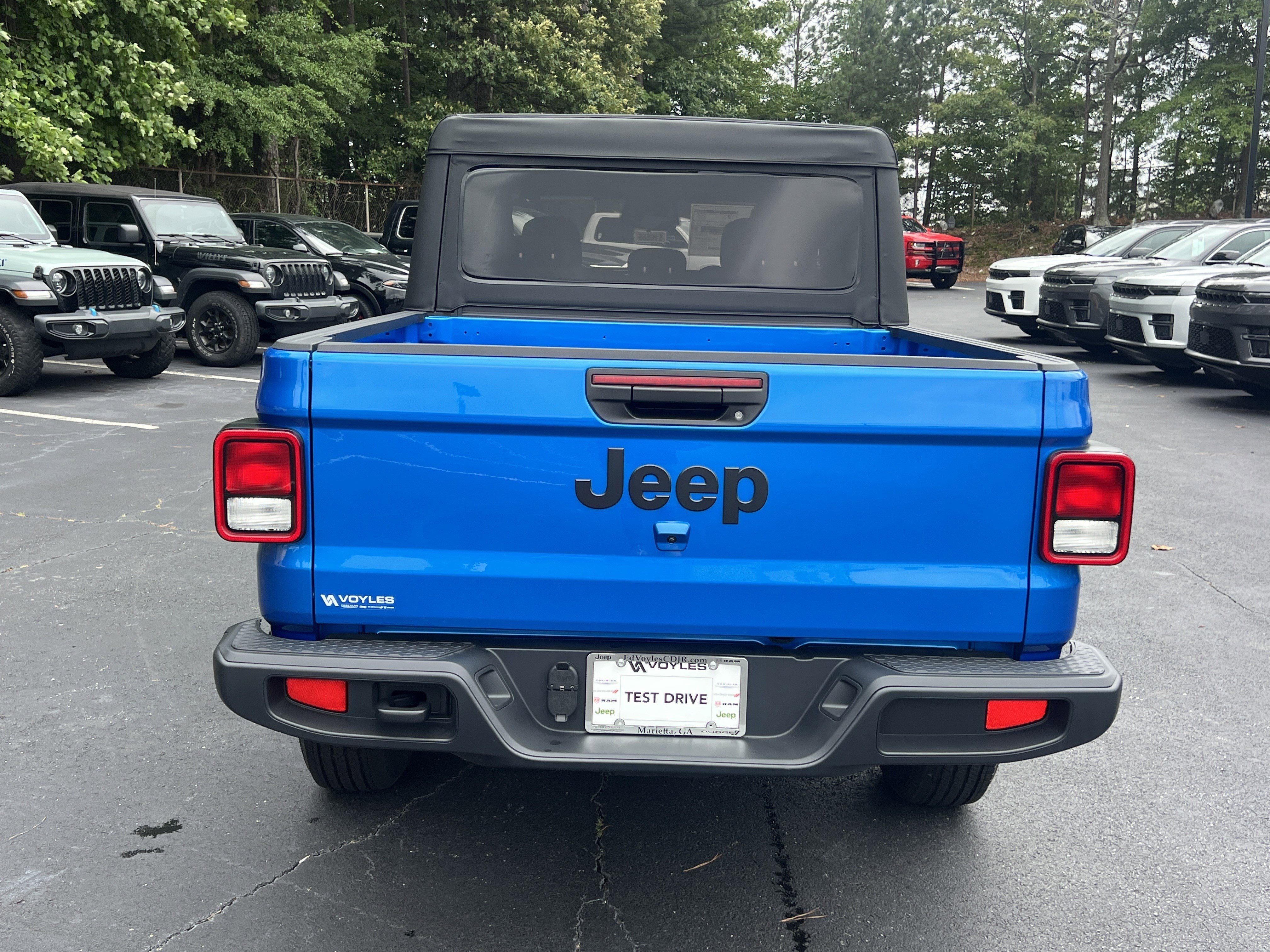 New 2026 Hydro Blue Pearl-Coat Exterior Paint Jeep Sport S image 7