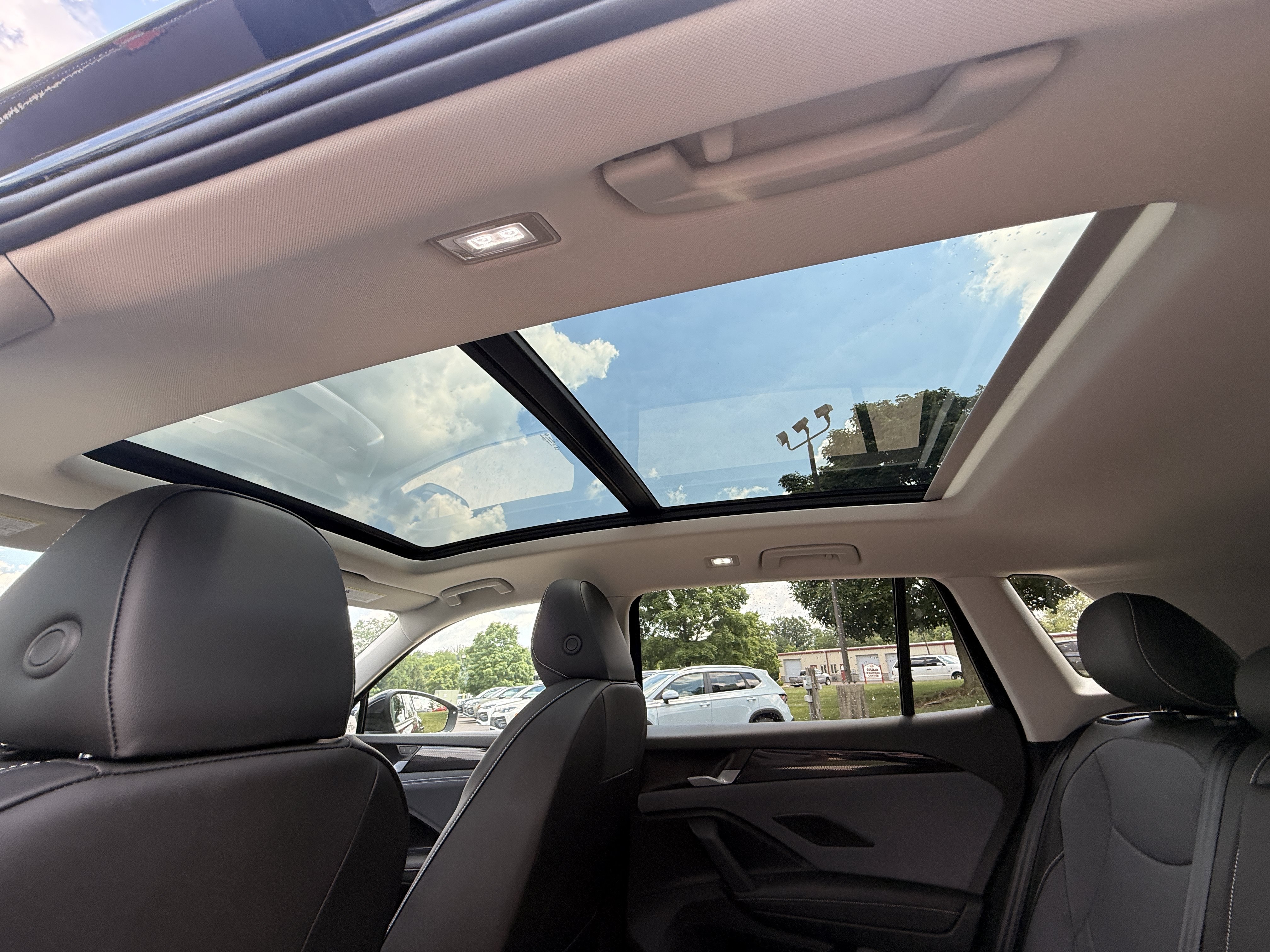 New 2026 Deep Black Pearl Volkswagen SE image 5