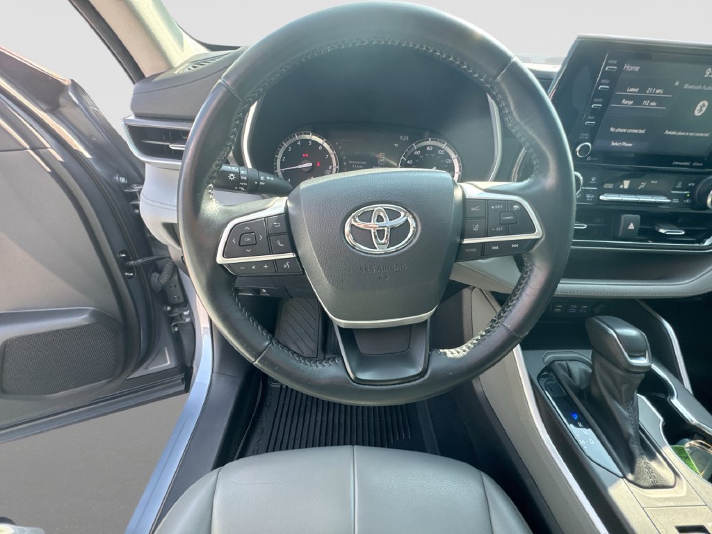 Used 2022 Moon Dust Toyota XLE image 10