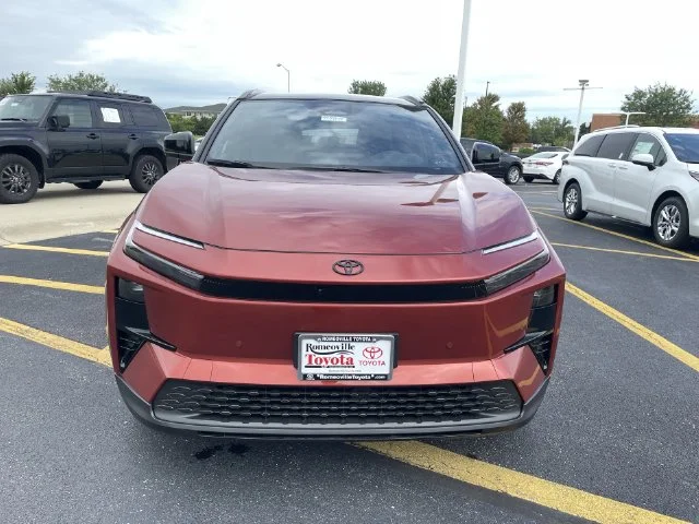 2026 Toyota C-HR XSE - Photo 11