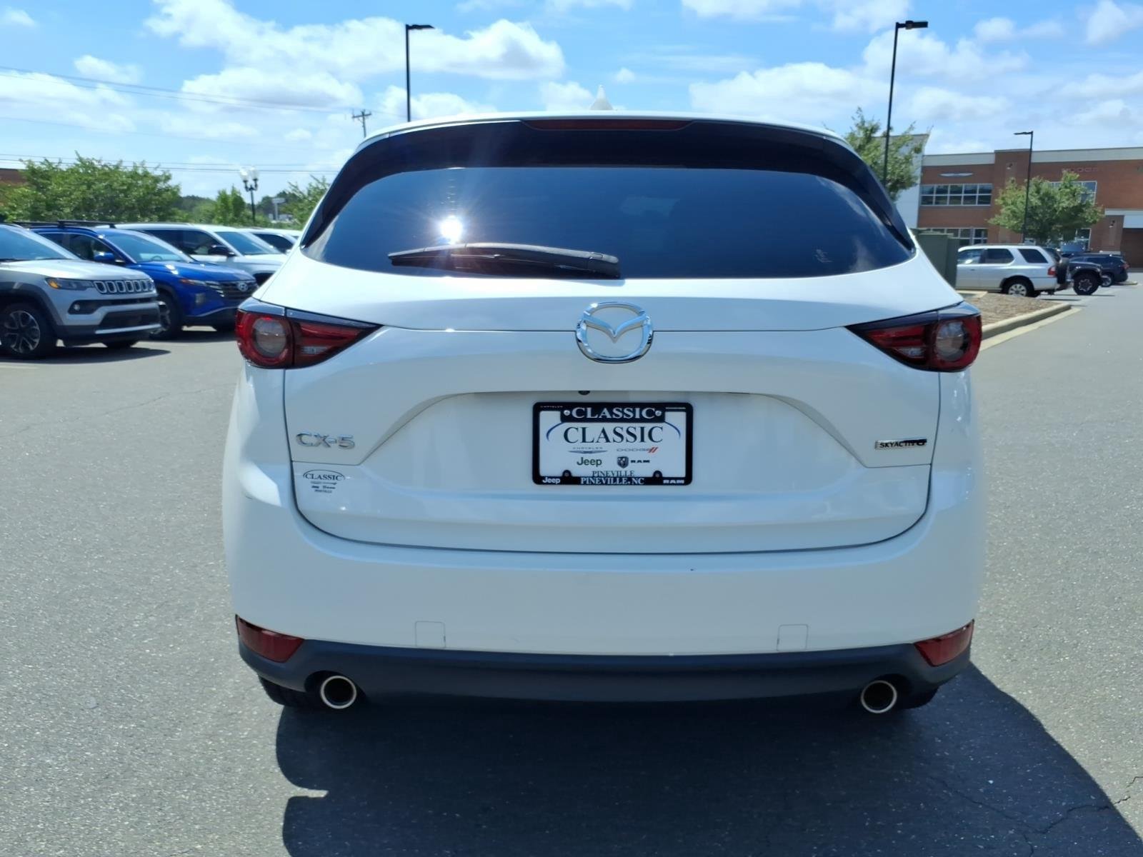 Used 2021 Snowflake White Pearl Mica Mazda Grand Touring image 16