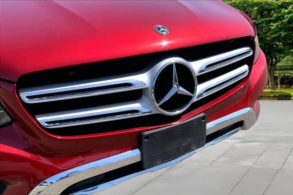 Used 2019 designo Cardinal Red Metallic Mercedes-Benz GLC 300 image 31