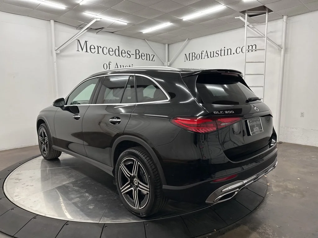 Used 2026 Black Mercedes-Benz GLC 300 image 5