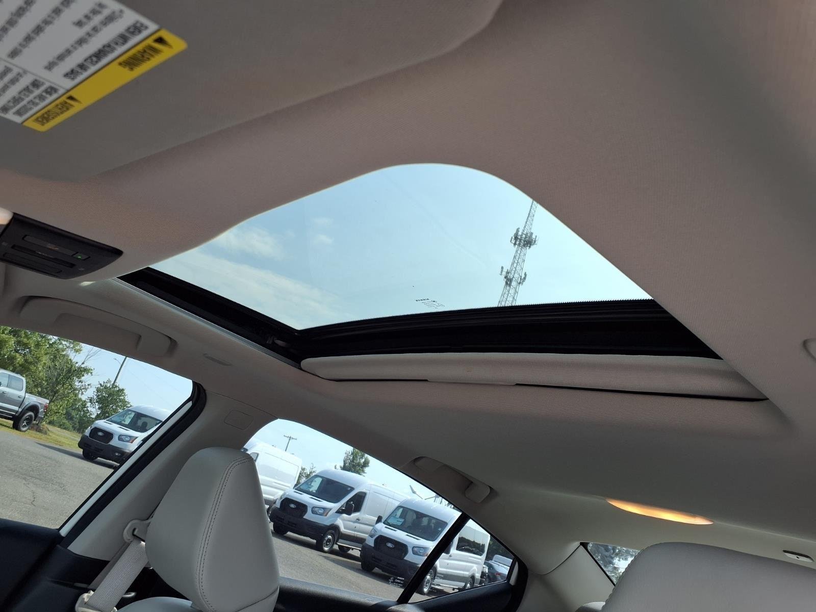 Used 2020 Pearl White Tricoat Nissan 2.0 Platinum image 9