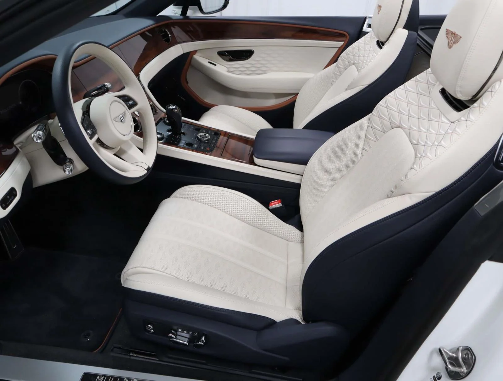 Used 2025 Glacier White Bentley GT Speed Convertible image 17