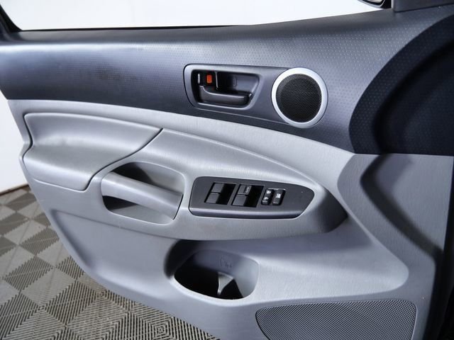 Used 2013 Black Toyota Base image 29