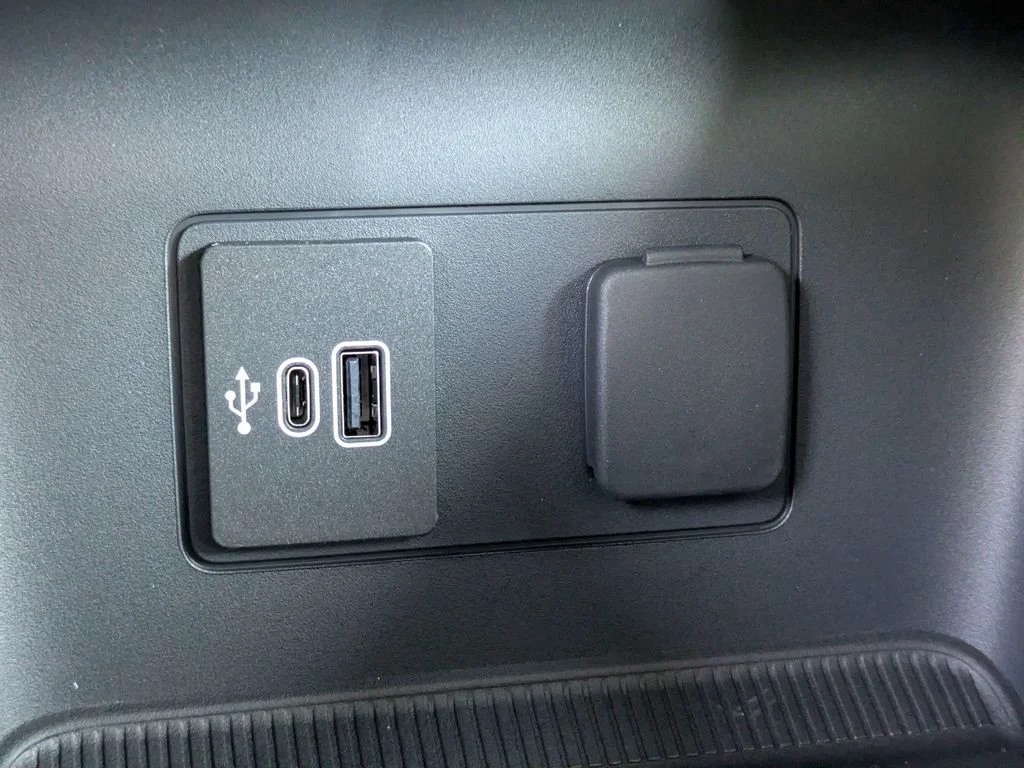 New 2026 Agate Black Metallic Ford Active image 25