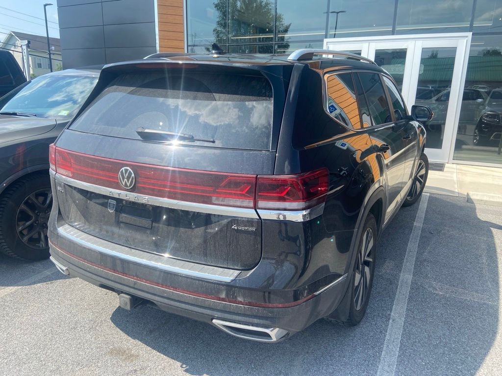 Used 2024 Gray Volkswagen 2.0T SEL image 5