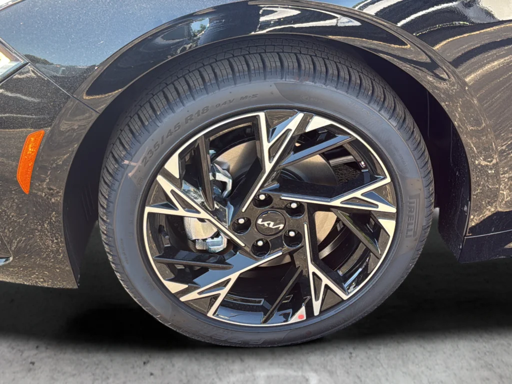 New 2026 Aurora Black Pearl Kia GT-Line image 32