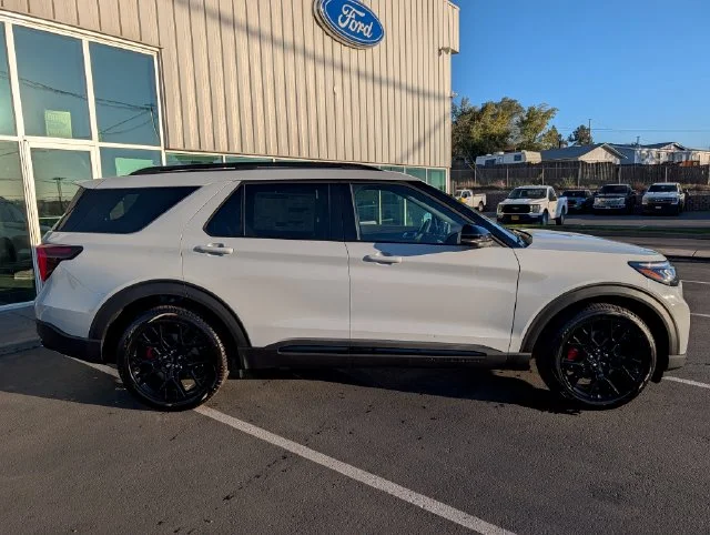 New 2027 Avalanche Gray Ford ST image 2