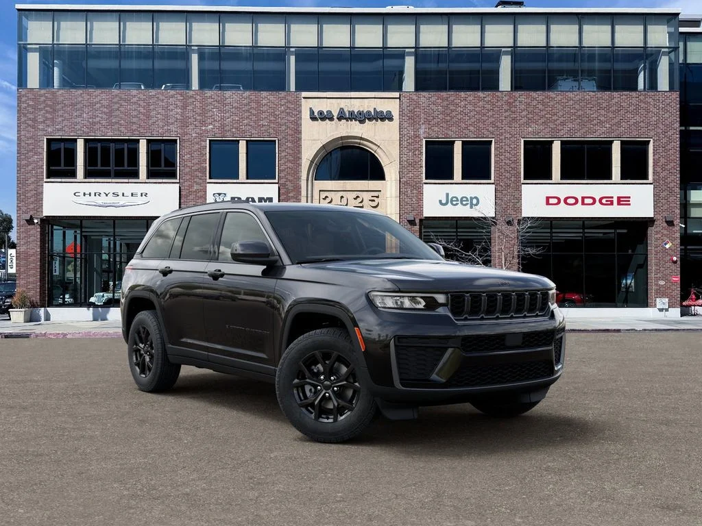 New 2026 Diamond Black Crystal Pearl-Coat Exterior Paint Jeep Altitude image 5