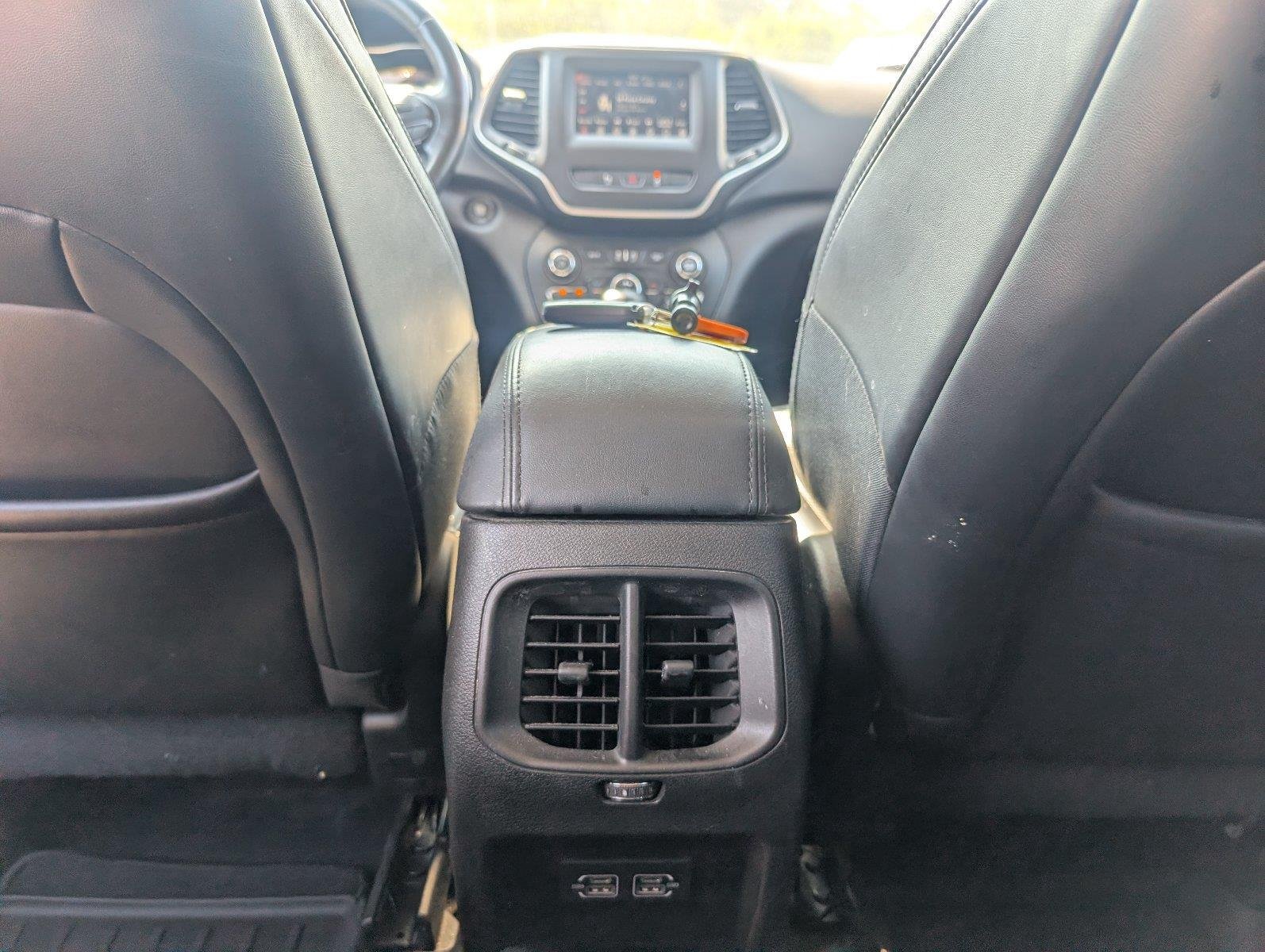 Used 2021 Diamond Black Crystal Pearlcoat Jeep Altitude image 34