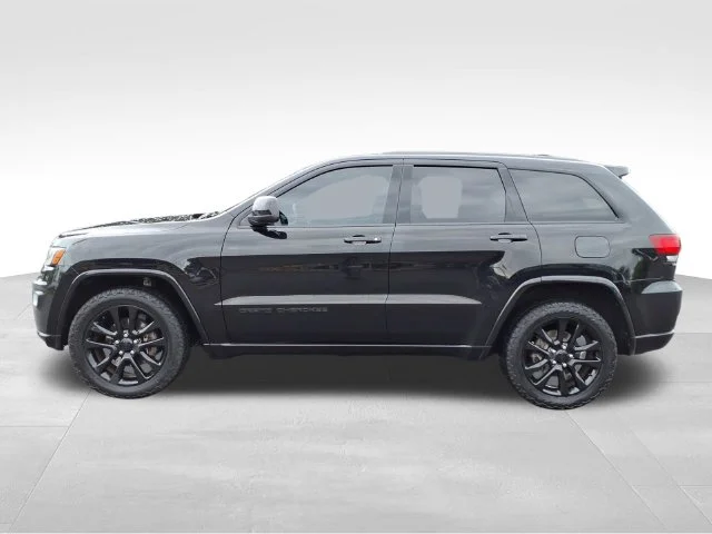 Used 2020 Black Jeep Altitude image 7