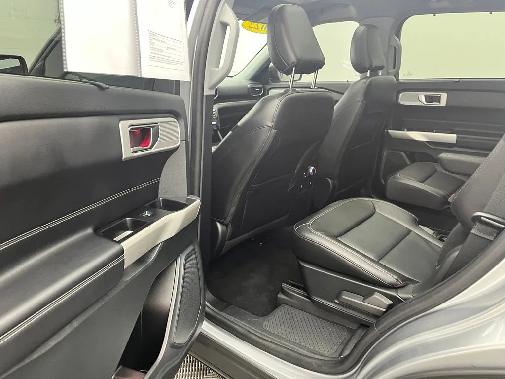 Used 2022 Silver Ford Limited image 40