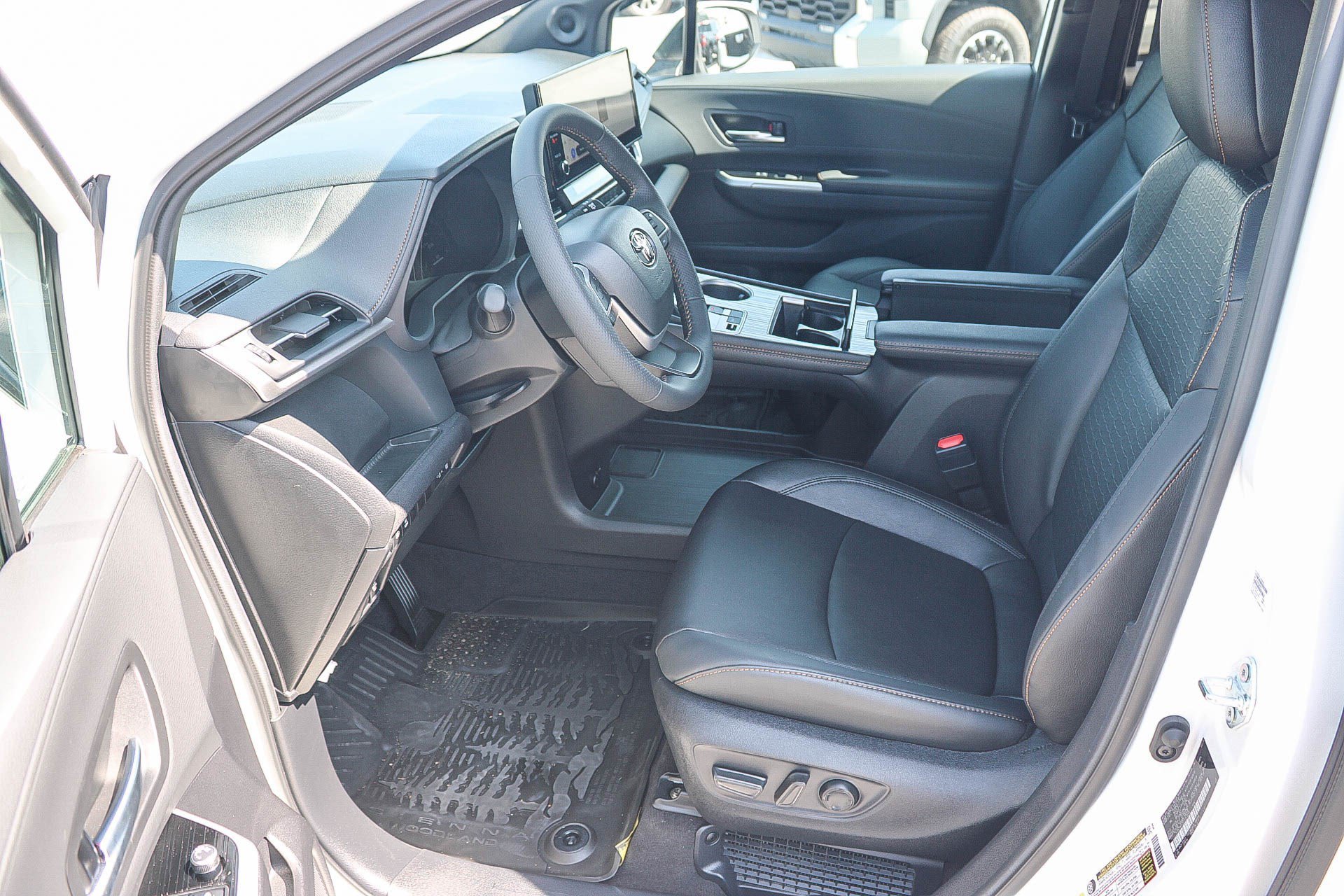 Used 2026 Ice Cap Toyota Woodland Edition image 17