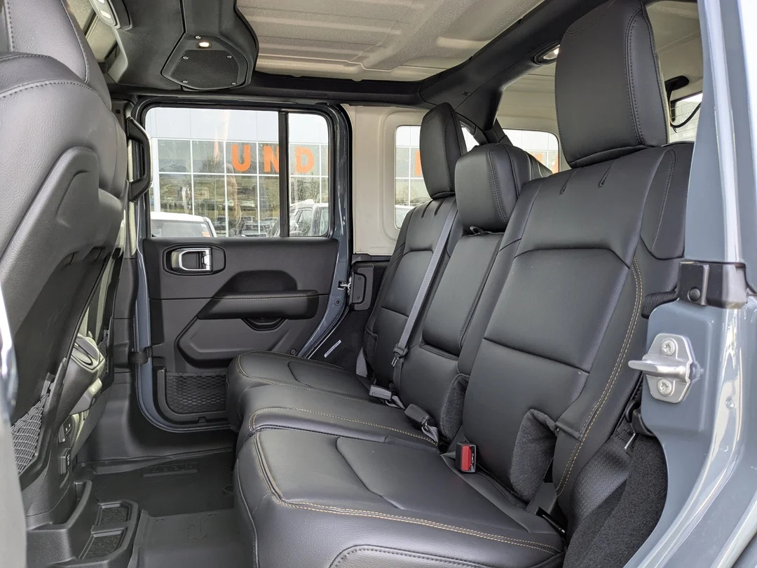 New 2026 Dark blue Jeep Sahara - - 4x4 - McKinley Leather - Body-Color Top - Alpine Audio - Remote Start & More! image 27