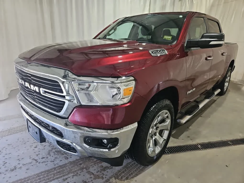 2020 RAM 1500 Big Horn/Lone Star 4x4 Crew Cab 5'7's photo