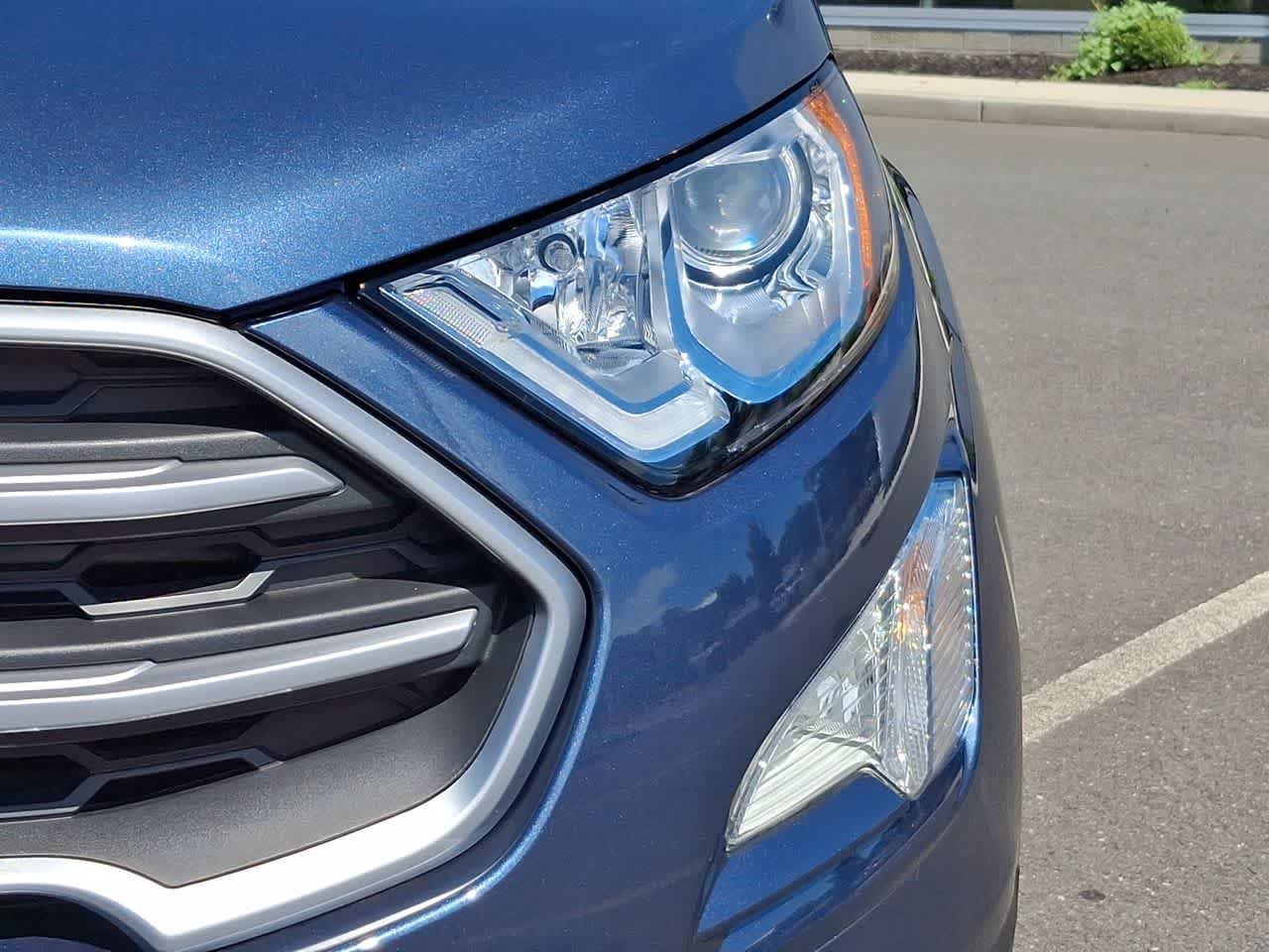 Used 2022 Blue Metallic Ford SE image 30