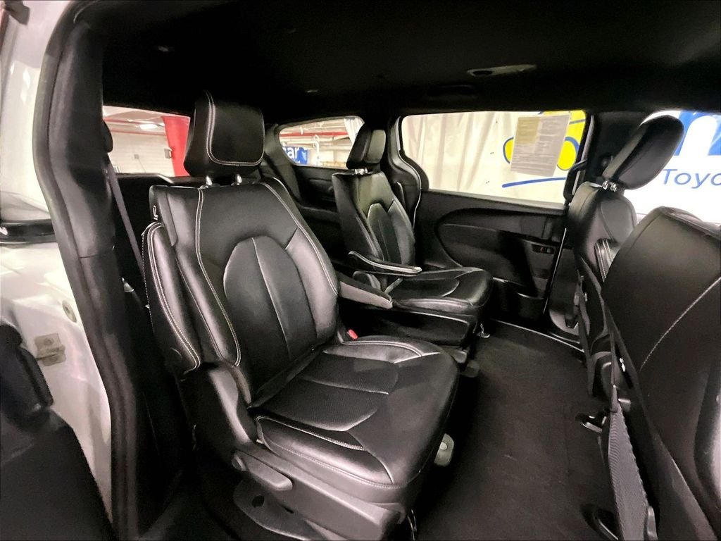 Used 2024 White Chrysler Select S Appearance image 16