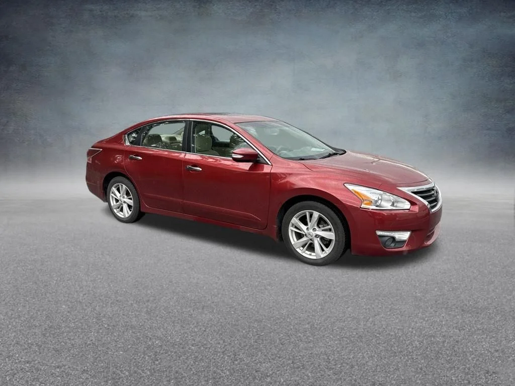 Used 2015 Red Nissan 2.5 SV image 9