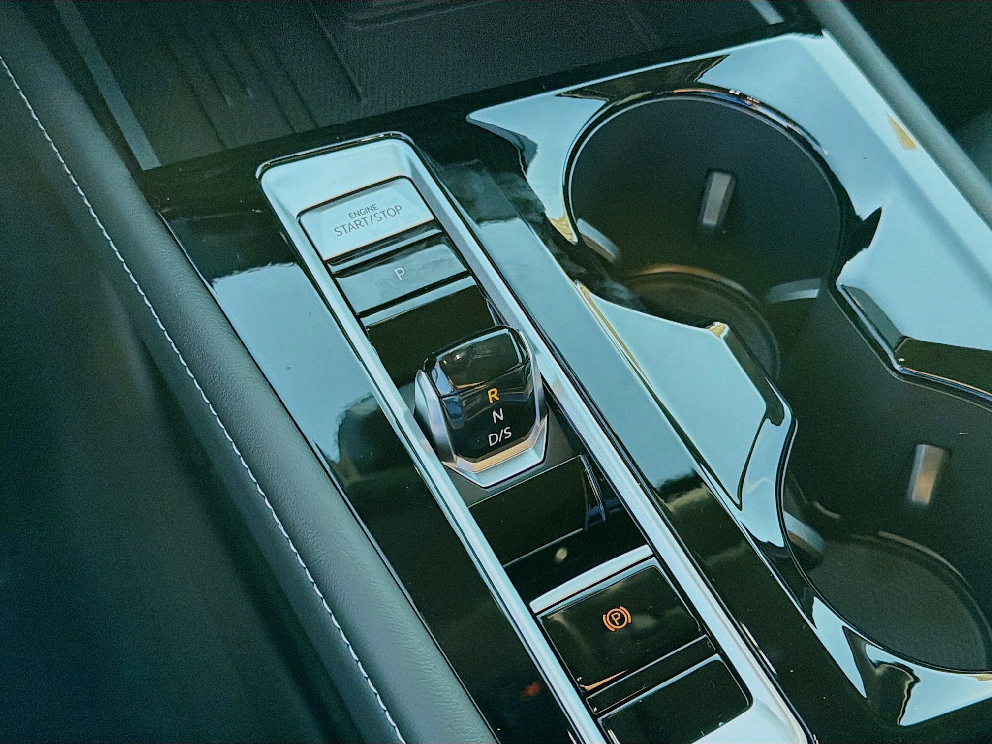 2026 Volkswagen Atlas SE w/Tech - Photo 15