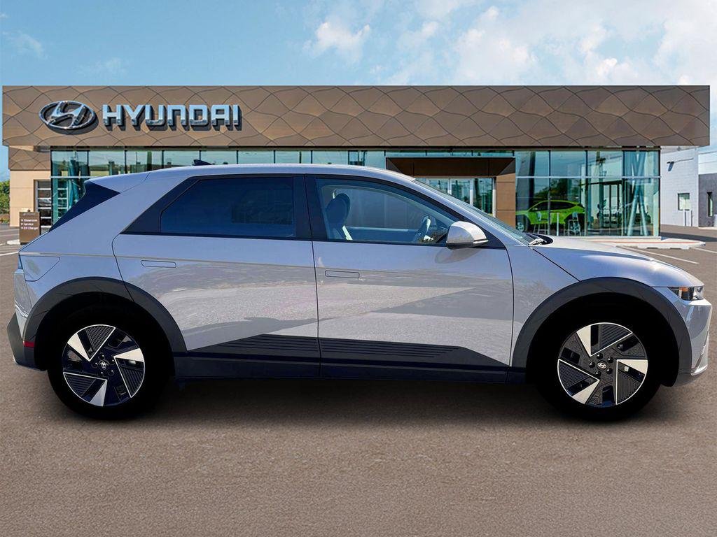 New 2026 Gray Hyundai SEL image 9