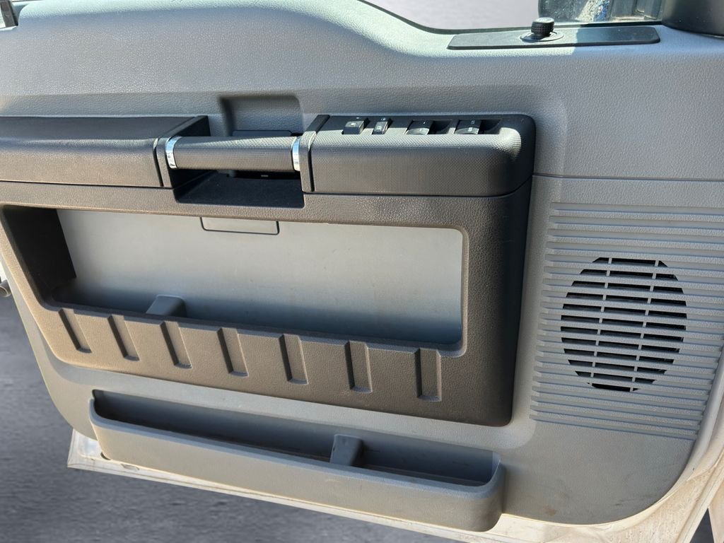 Used 2015 White Ford XL image 12