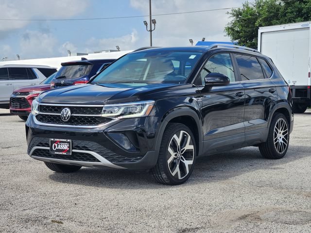 Used 2022  Volkswagen SEL image 3