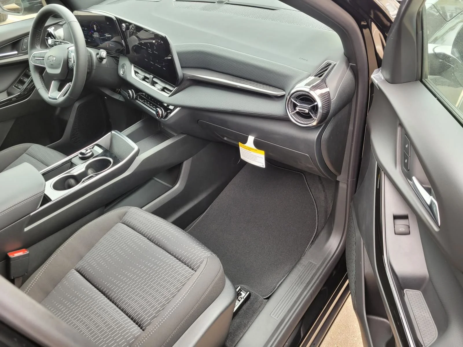 2026 Chevrolet Equinox LT - Photo 6