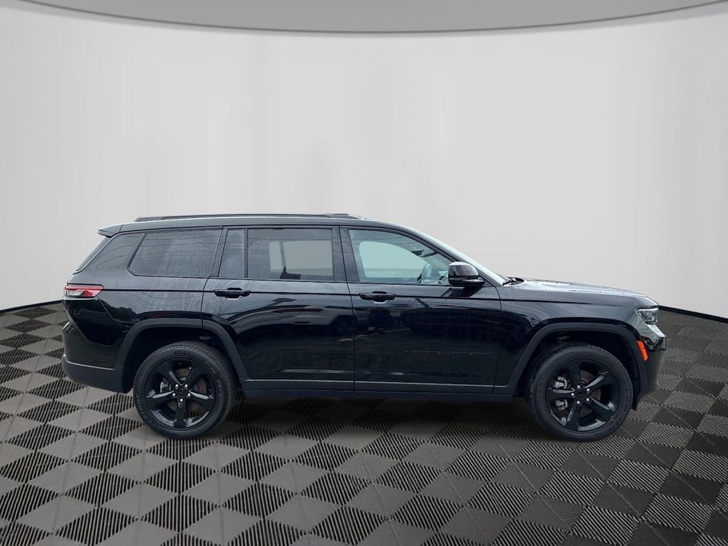Used 2024 Black Jeep Altitude X image 8