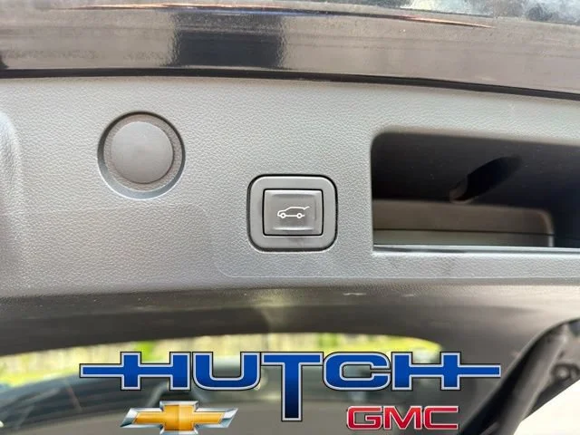 Used 2025 Mosaic Black Metallic Chevrolet LT image 17
