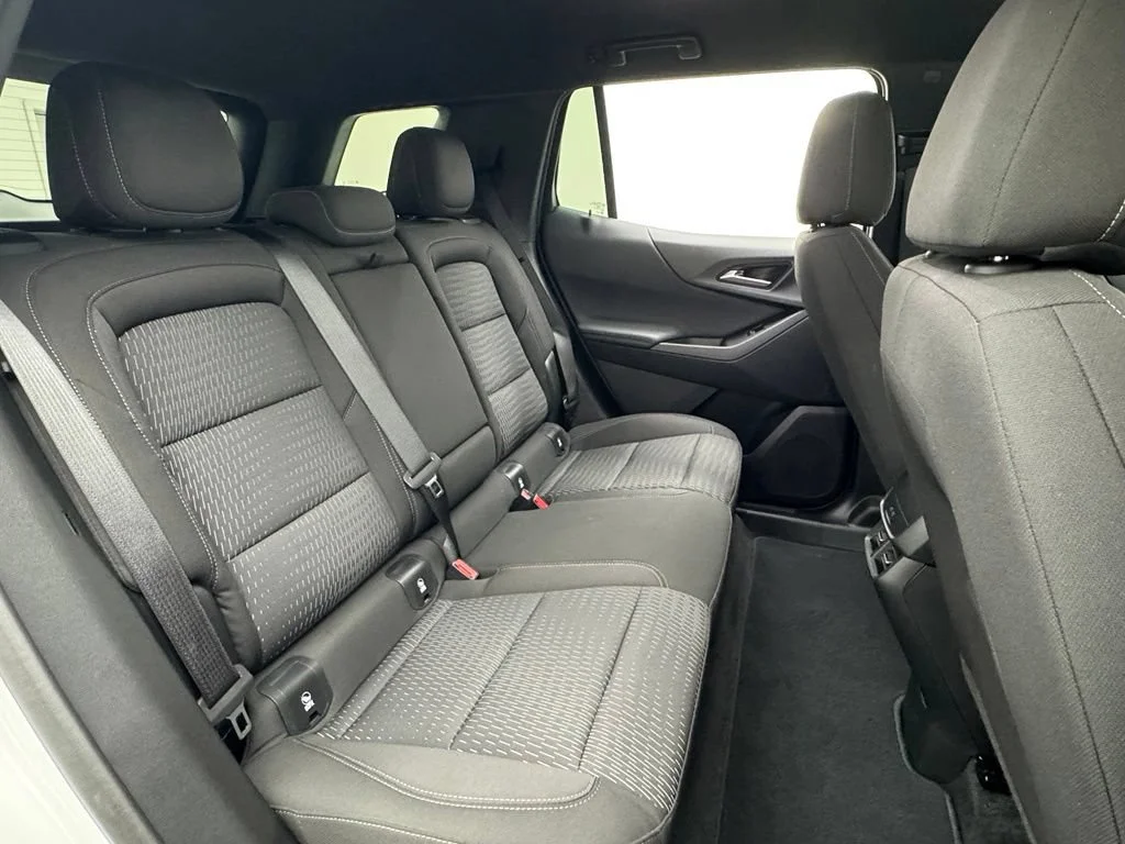 Used 2025 Summit White Chevrolet LT image 36
