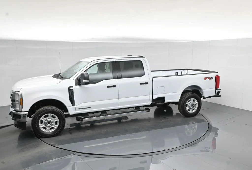 New 2026 Oxford White Ford XLT image 47