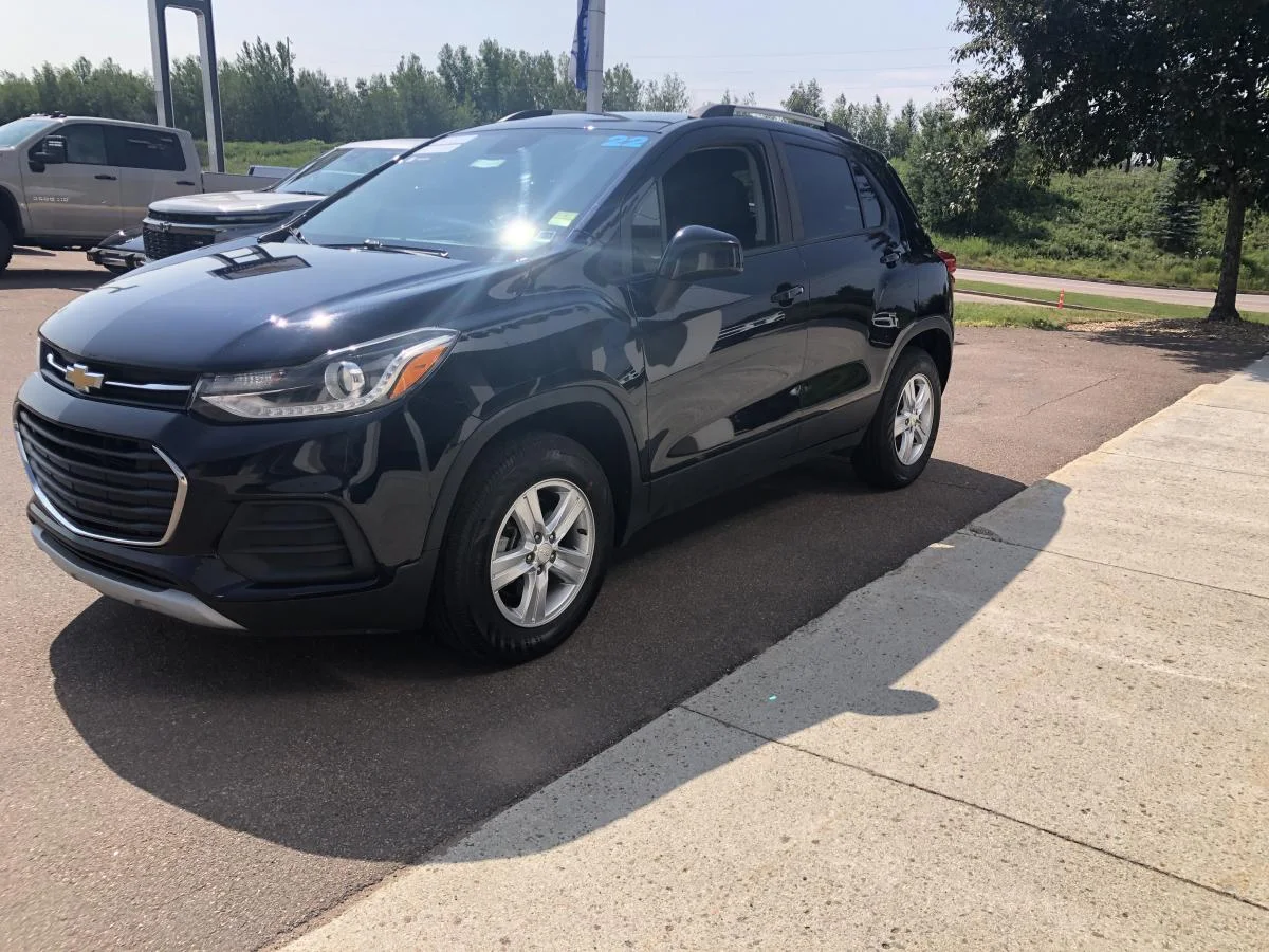 Used 2022 Blue Chevrolet AWD 4dr LT w/ Leather image 5