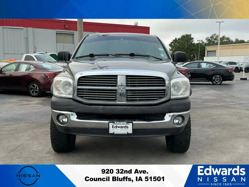 Used 2007 Gray Dodge SLT image 3