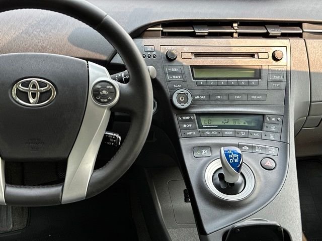 Used 2010 Winter Gray Metallic Toyota I image 29