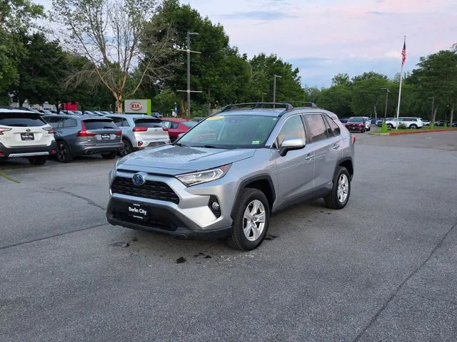 Used 2019 Silver Sky Metallic Toyota XLE image 4